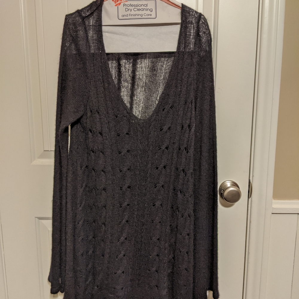 Free People Black 🖤 pull over sweater - Picture 4 of 10